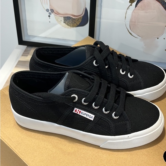 received as gift but we’re too big - Picture 3 of 5